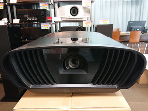 横浜店】Viewsonic X100-4k+ DLPプロジェクター更新の最強アイテムです